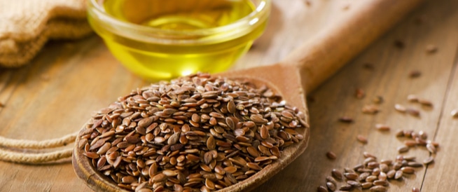كيف يساعد زيت السمسم في علاج الهالات السوداء تحت العين؟