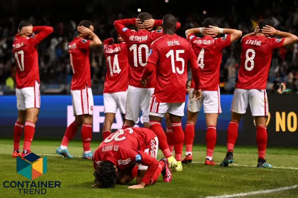 الأهلي في مواجهة بالميراس