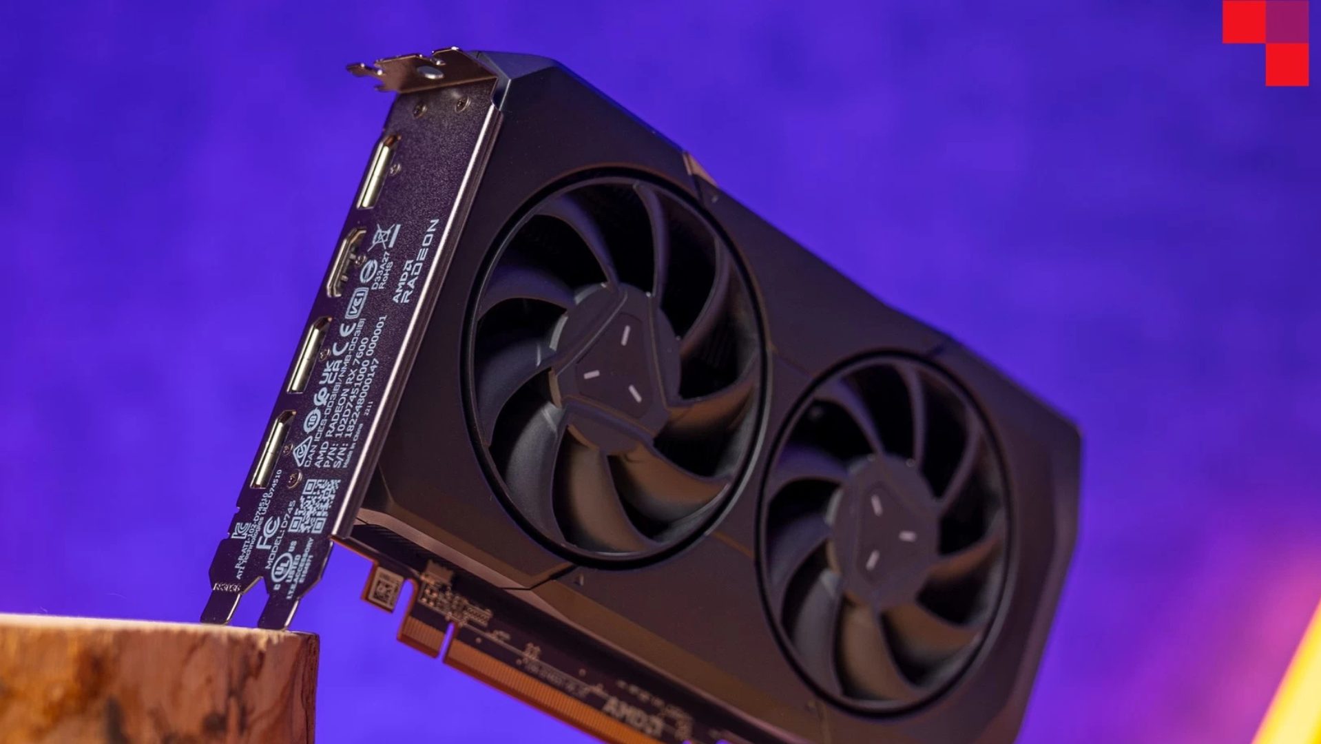 كارت شاشة AMD Radeon RX 7600 المواصفات، الأداء، السعر والمنافسة