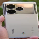 Realme GT6 الجديد.. موبايل فلاجشيب بأداء نار وسعر مفاجأة!