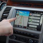 كيفية تشغيل GPS على شاشة السيارة – ربط الهاتف والخرائط