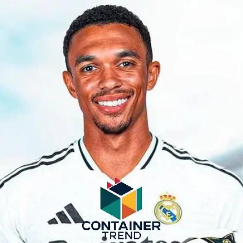 أرنولد يرتدي قميص ريال مدريد رسميًا 