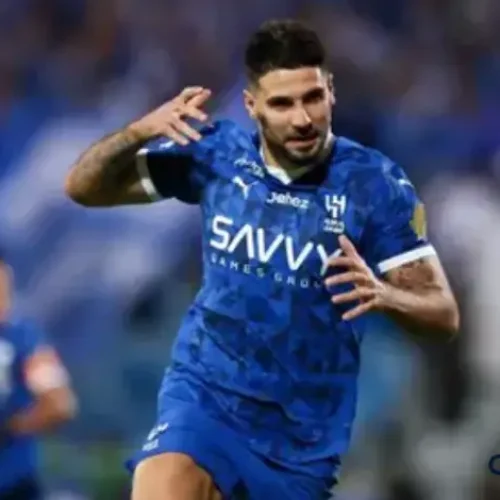 إصابة ميتروفيتش تضع الهلال في مأزق قبل مواجهة سالزبورج 