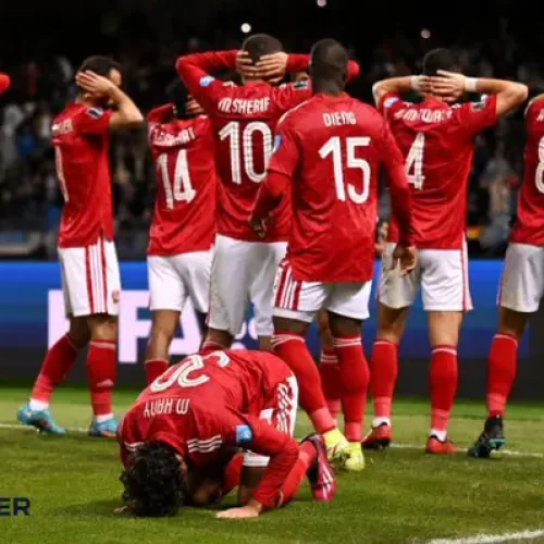 الأهلي في مواجهة بالميراس