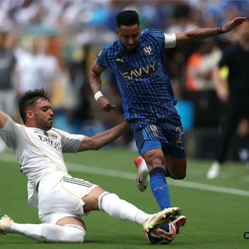 الحكم البرازيلي ويلتون سامبايو يدير مباراة الهلال وسالزبورج 